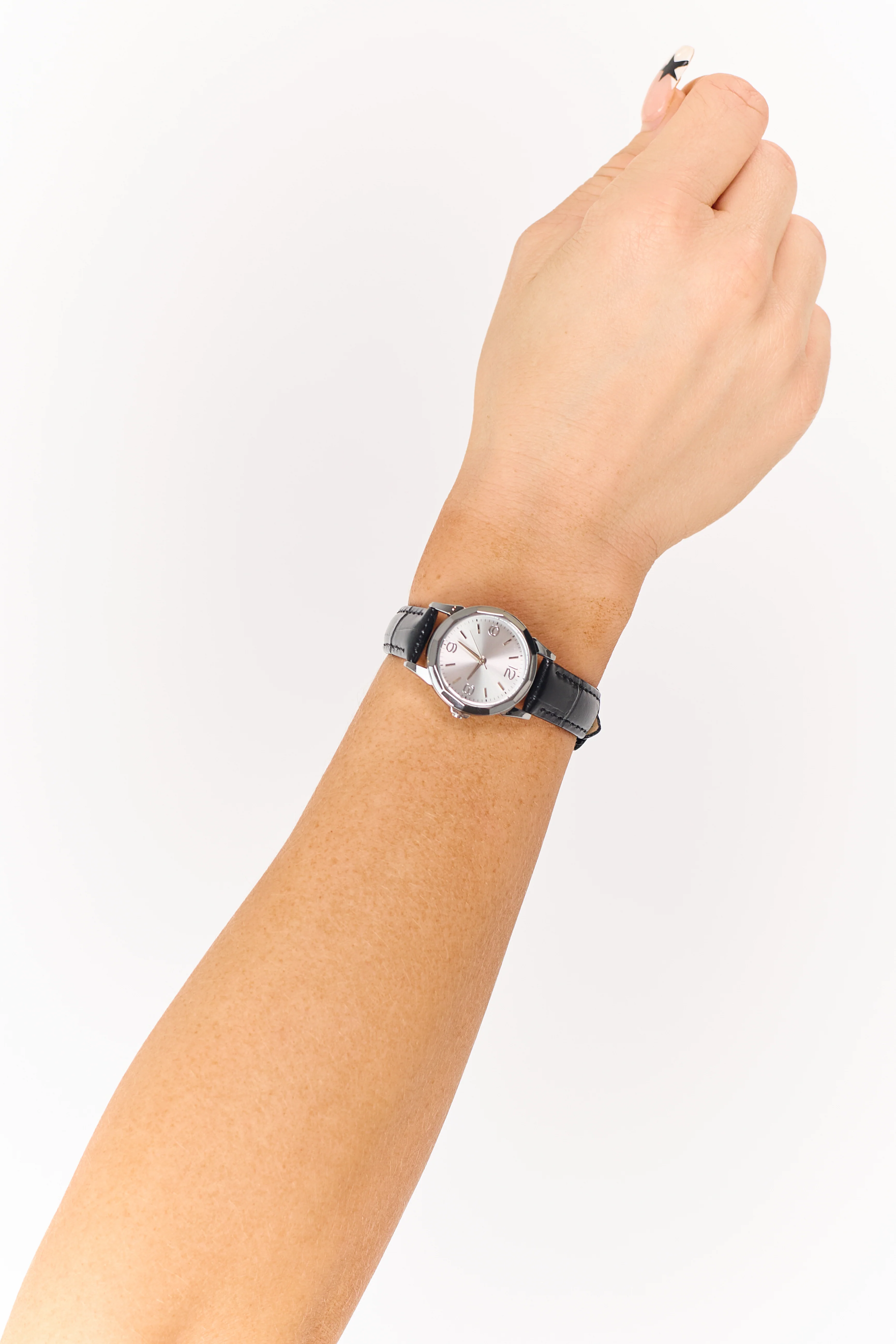 Black Thin Leather Strap Vintage Circle Face Watch - Image 2