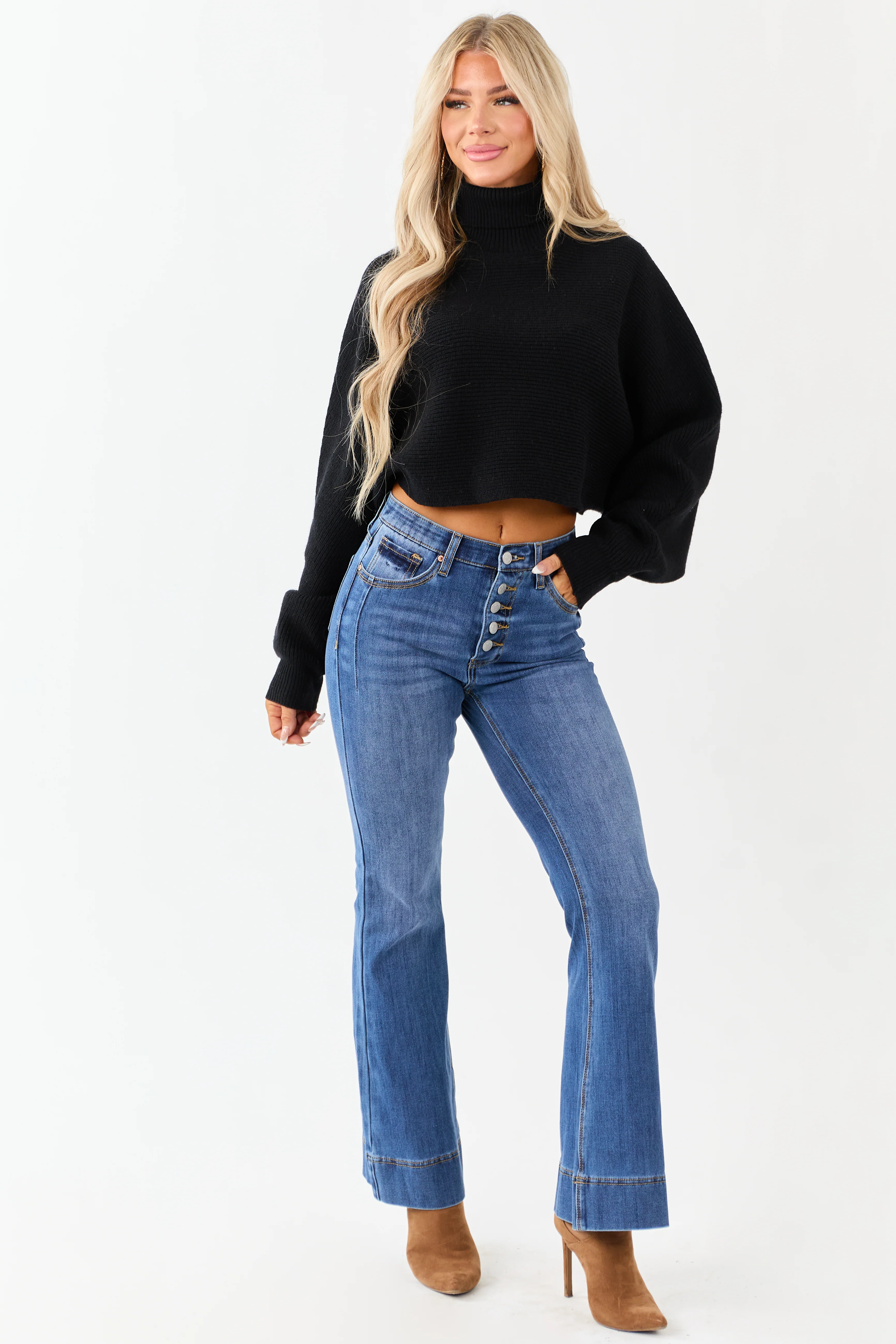 Black Turtleneck Cropped Thick Sweater - Image 2