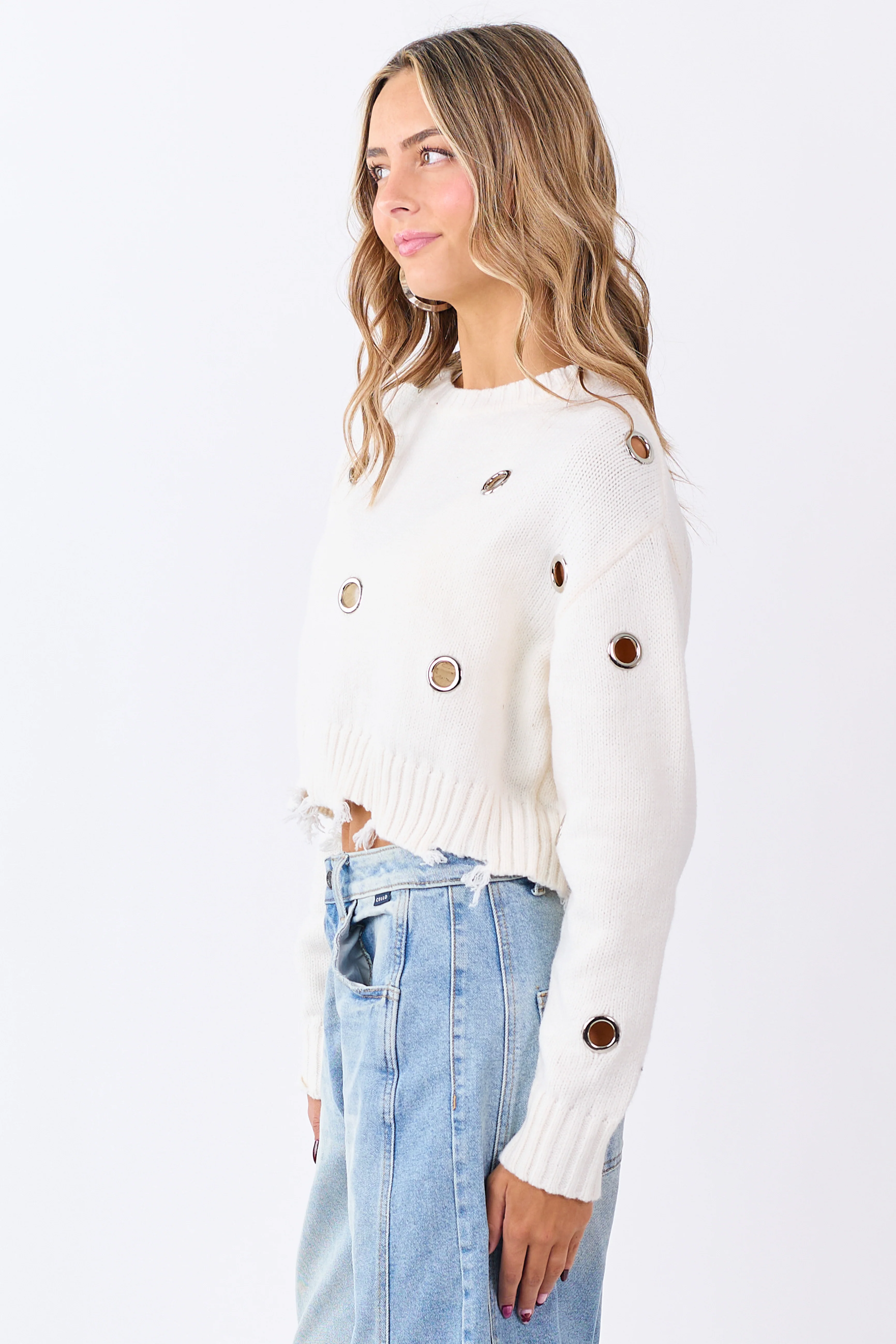 Ivory Large Grommet Cropped Knit Sweater - Image 4