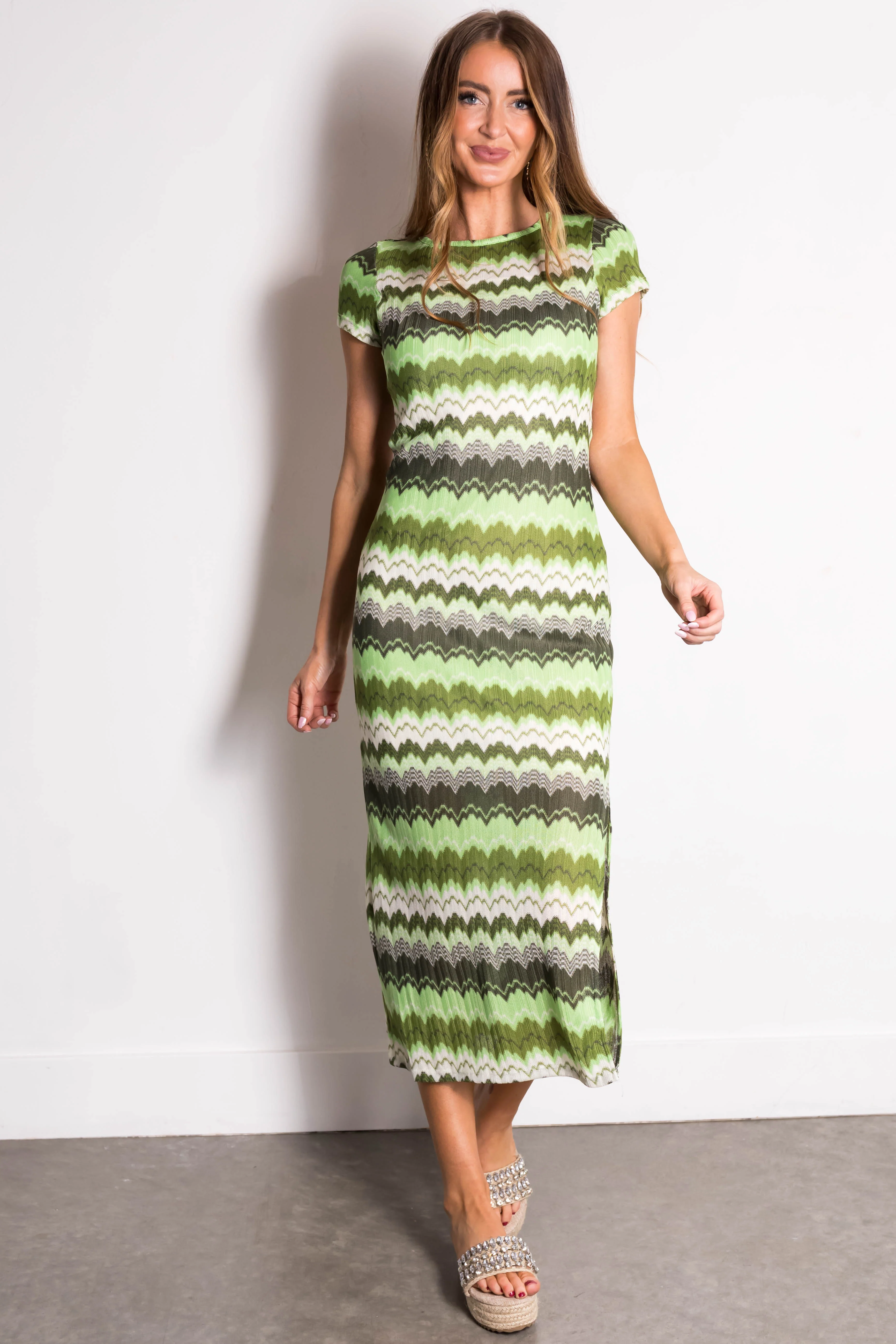Kiwi Abstract Print Short Sleeve Maxi Dress - Image 3