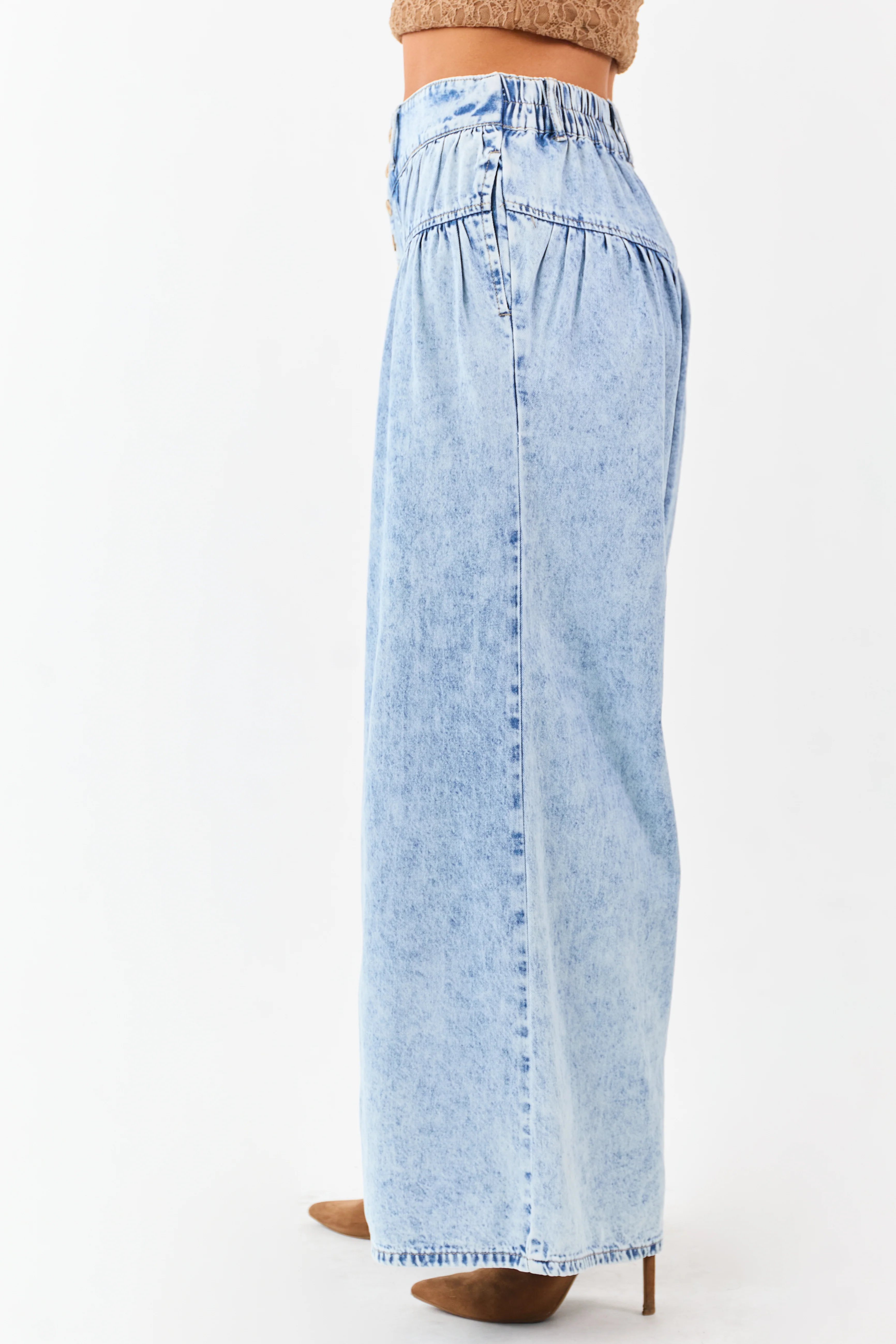 Light Acid Wash Button Fly High Rise Wide Leg Jeans - Image 5