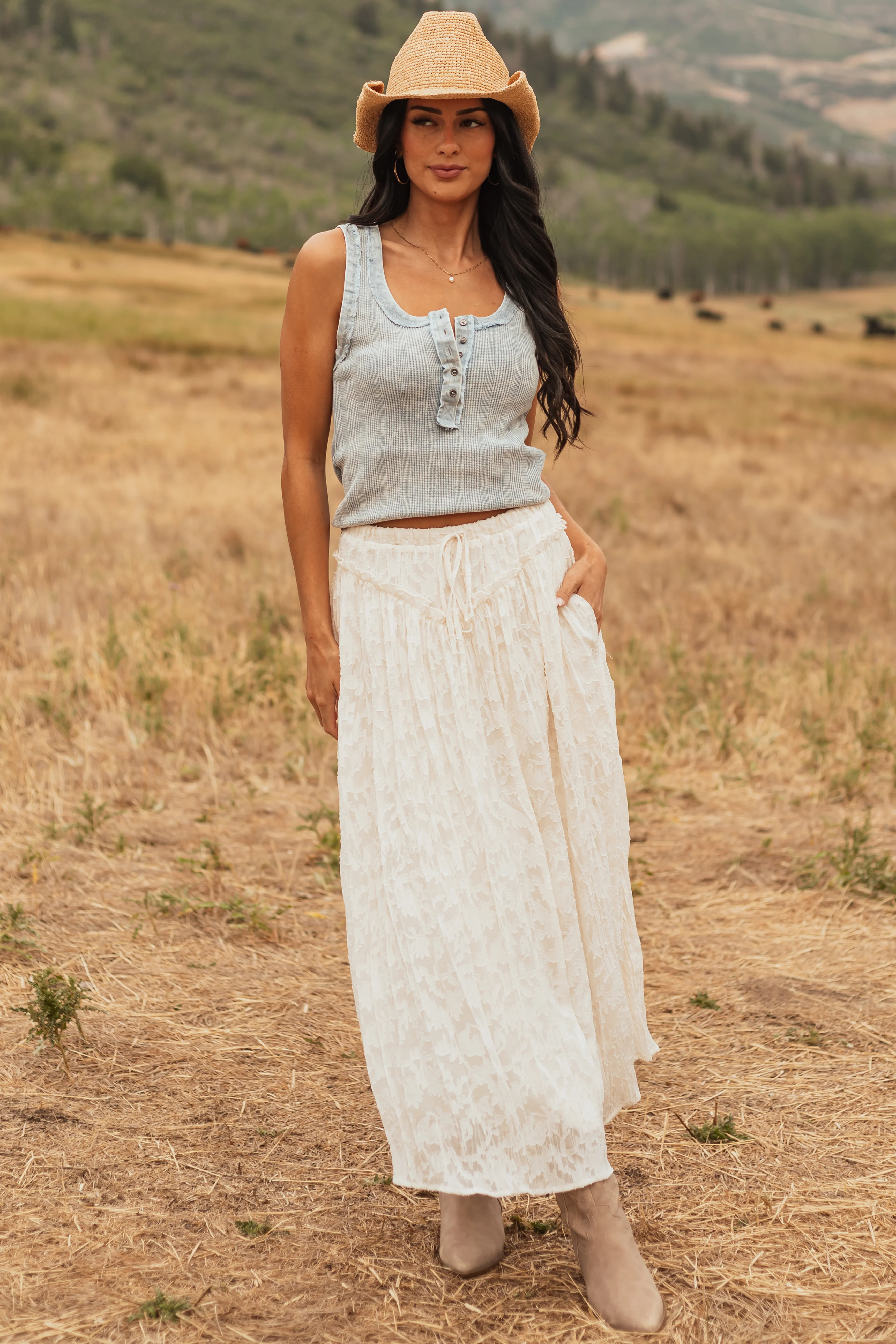 Listicle Vanilla Textured Floral Lace Maxi Skirt - Image 3