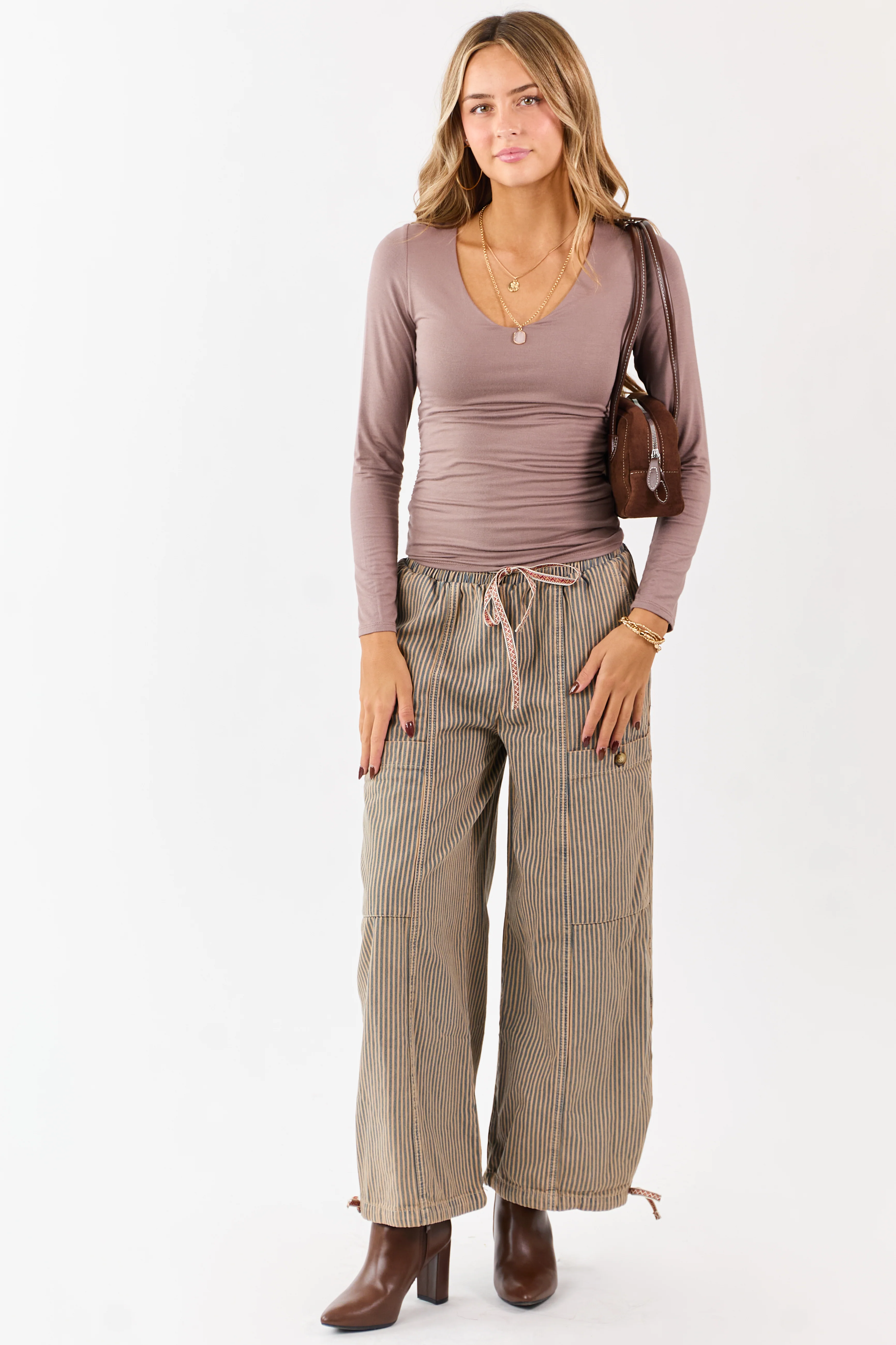 Mocha V-Neck Ruched Side Double Layer Fitted Top - Image 2