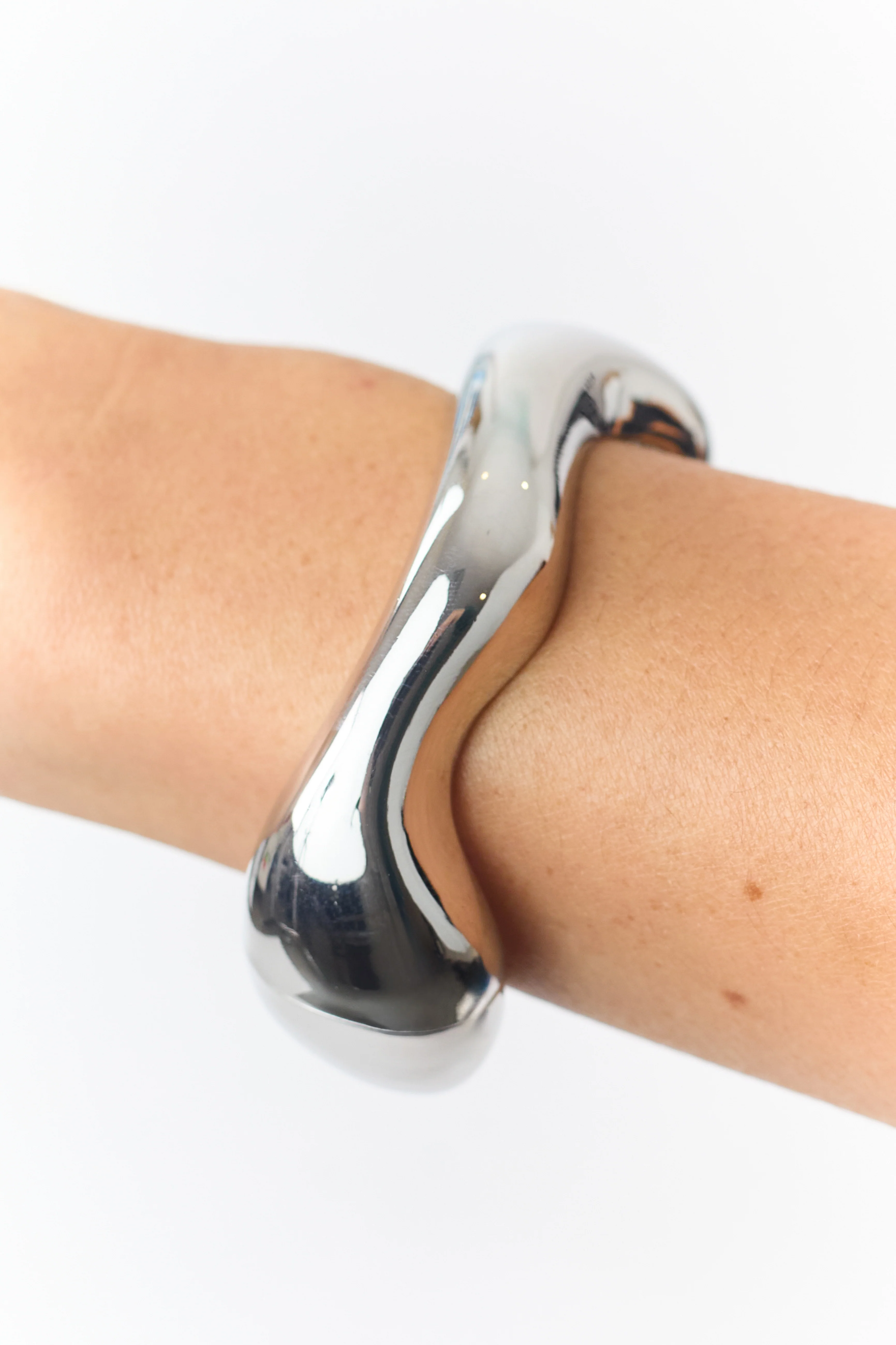Silver Wavy Hinge Closure Chunky Bangle Bracelet