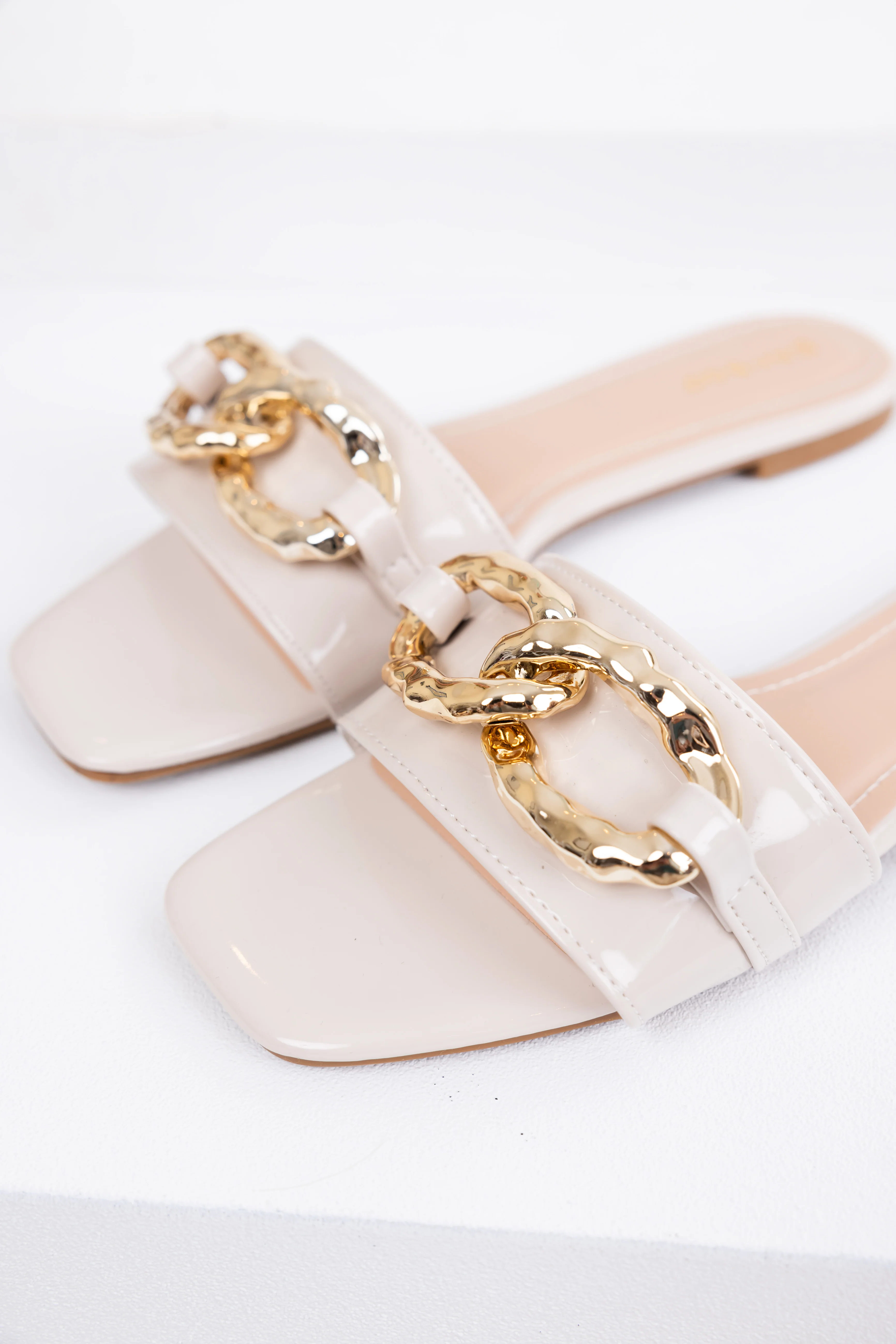 Vanilla Patent Leather Link Chain Flat Sandals - Image 3