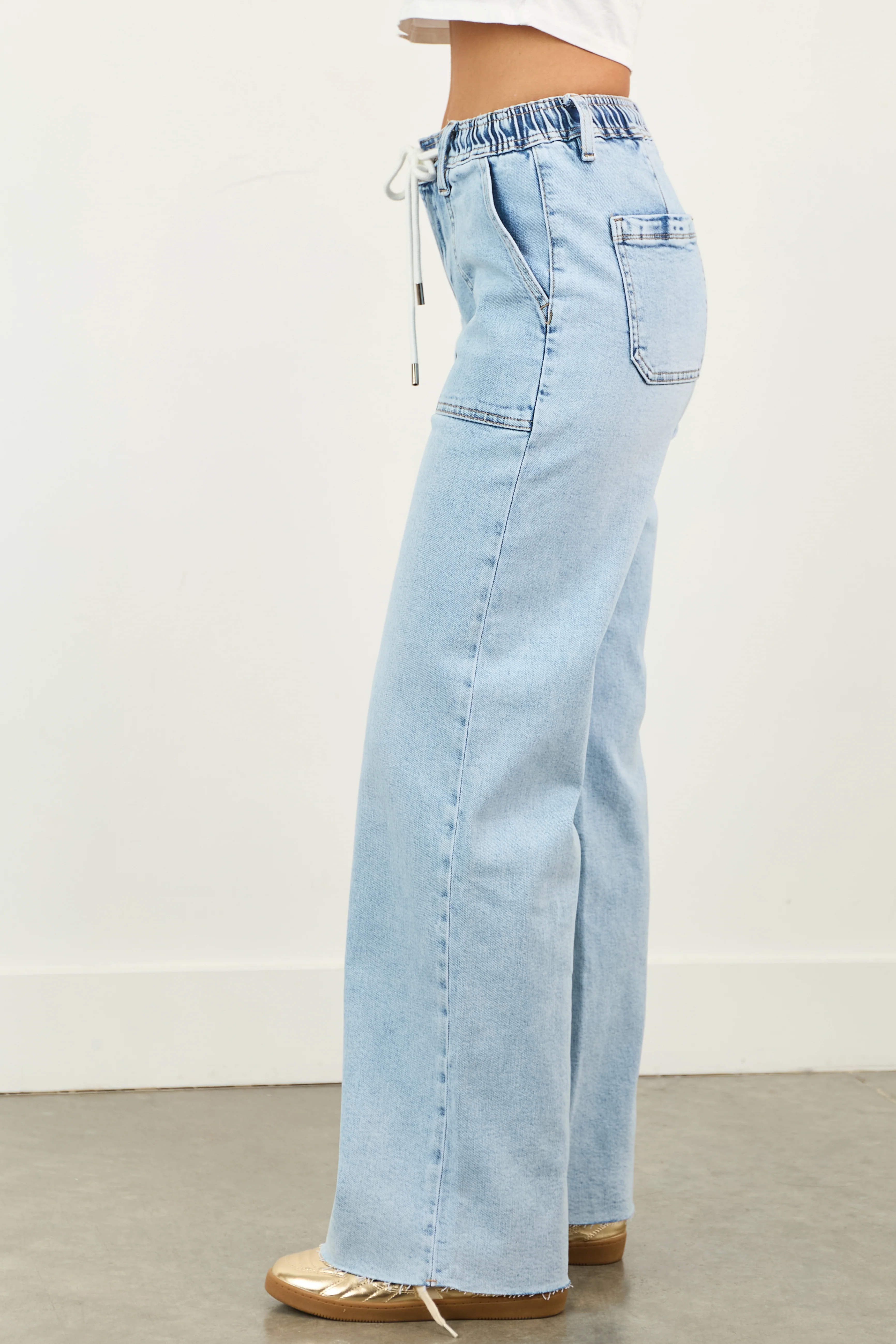 Vervet Light Acid Wash Stretchy Wide Leg Jeans - Image 3